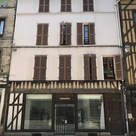Nuit Comme Un Chevalier! Coeur Historique - Hypercentre. Apartment Troyes