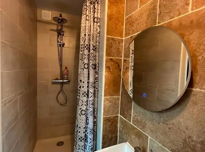 Nuit Comme Un Chevalier! Coeur Historique - Hypercentre. * Troyes